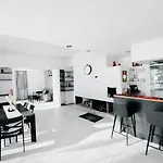 4 Bedroom Vista Mare, Terrazza E Giardino