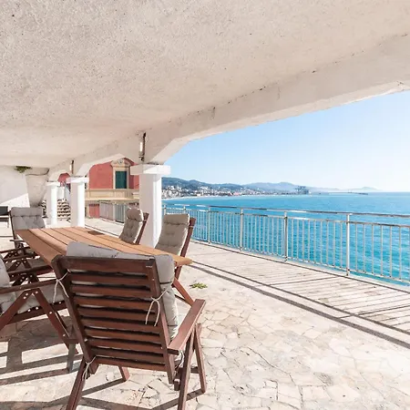 4 Bedroom Vista Mare, Terrazza E Giardino *