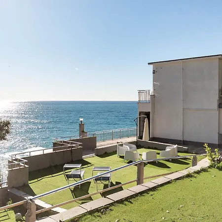 4 Bedroom Vista Mare, Terrazza E Giardino Holiday home