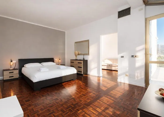 Holiday home 4 Bedroom Vista Mare, Terrazza E Giardino Genoa