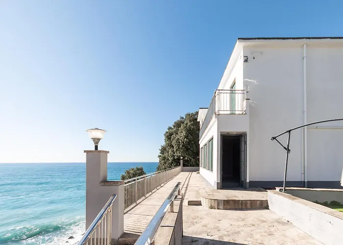 Holiday home 4 Bedroom Vista Mare, Terrazza E Giardino Genoa