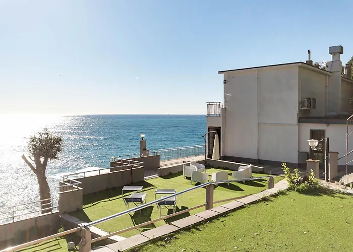 4 Bedroom Vista Mare, Terrazza E Giardino Holiday home